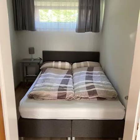 Von Wiegen, Apartamento