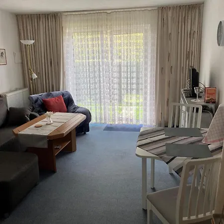 Von Wiegen, Apartamento *