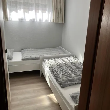 Von Wiegen, * Schneverdingen