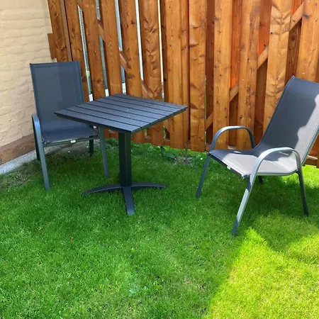 Von Wiegen, Apartamento *